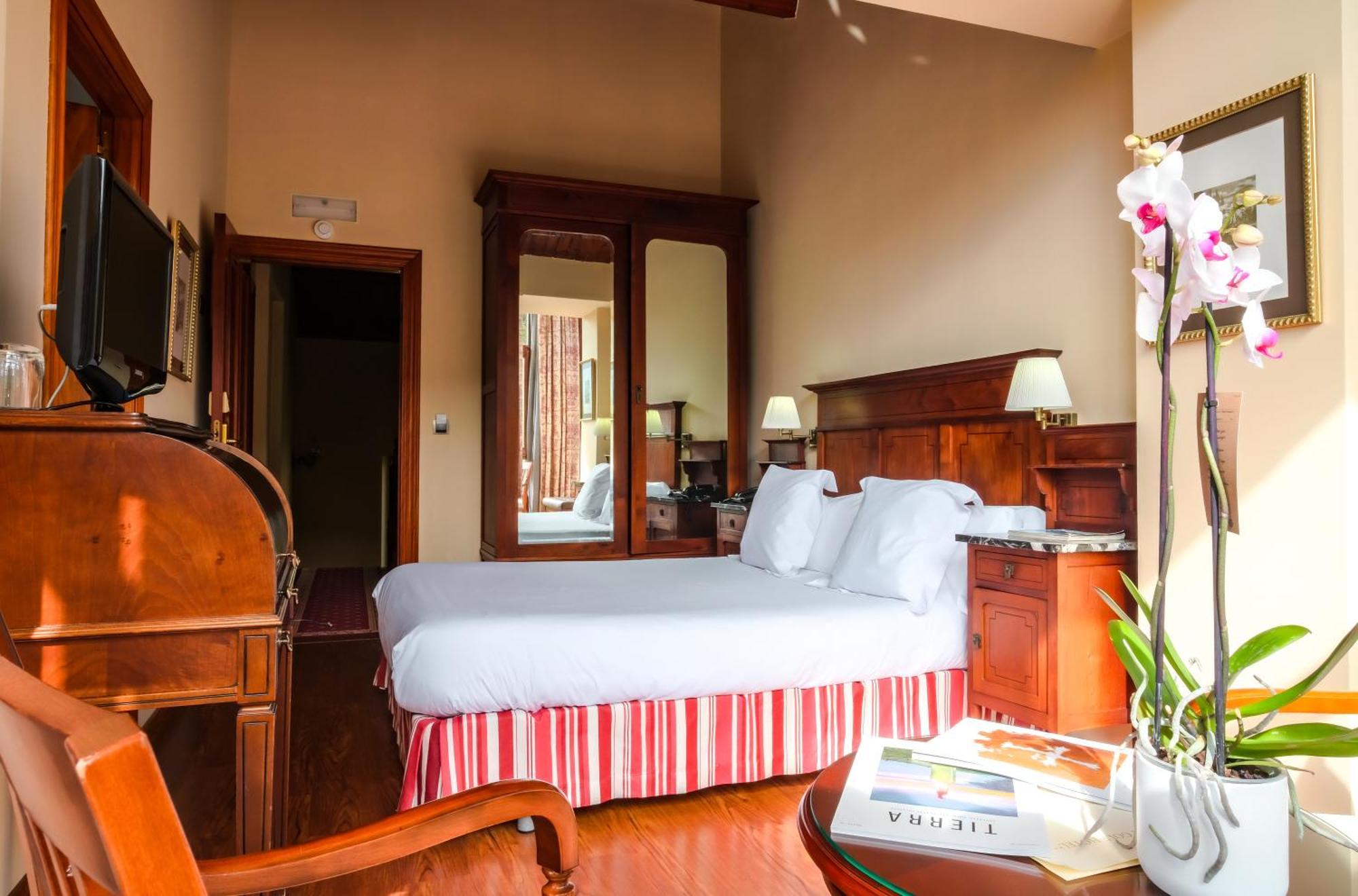 Indiana Boutique Hotel Llanes Exterior photo